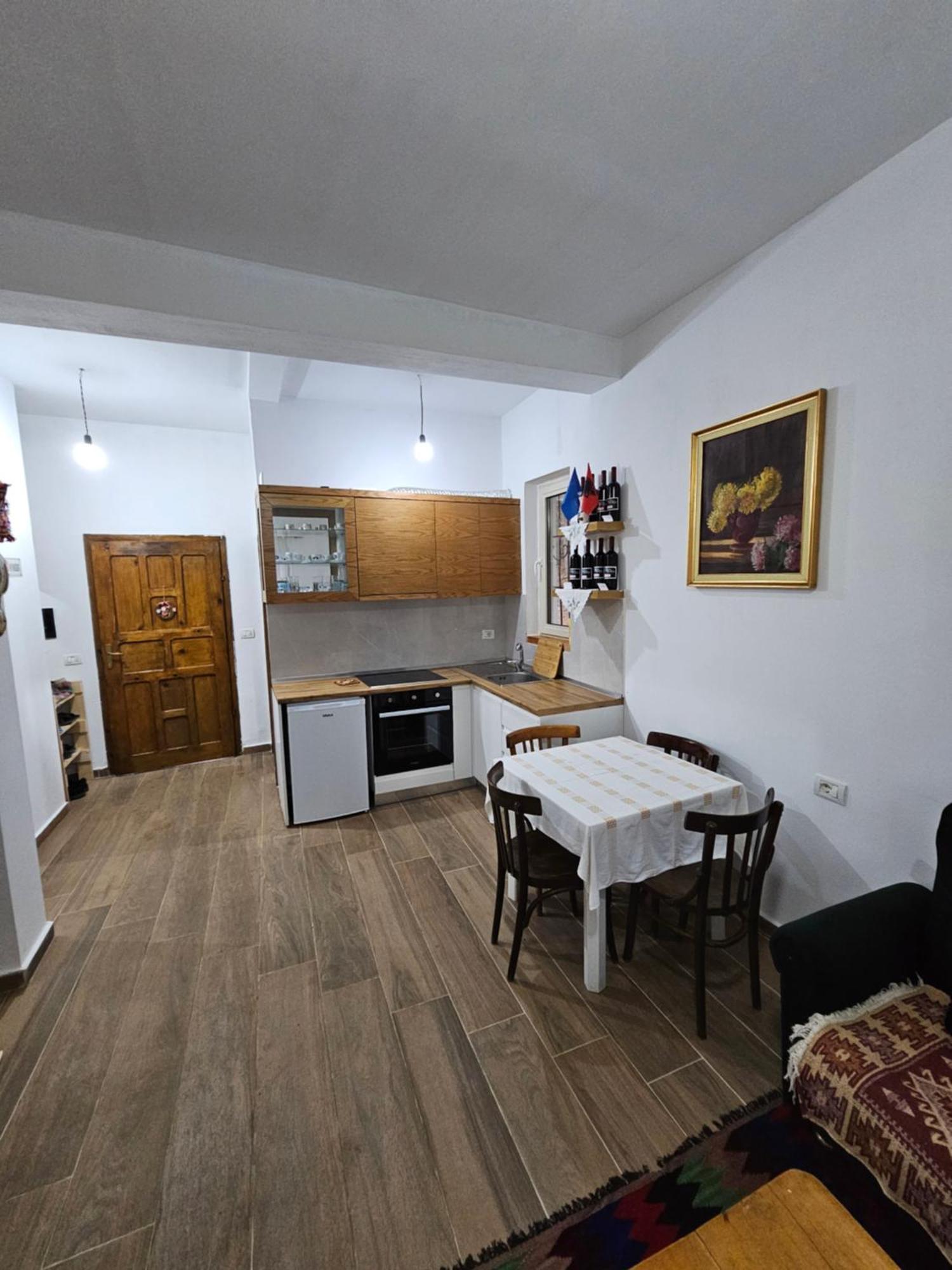 Bujtinat Skenderi Gjinar 2 Villa Eksteriør bilde